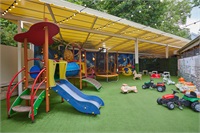 Терраса и детская игровая площадка