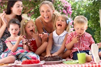 Афиша 20-26 мая: Фестиваль сладостей,  необычные соревнования для мам и детей,  марш жизни