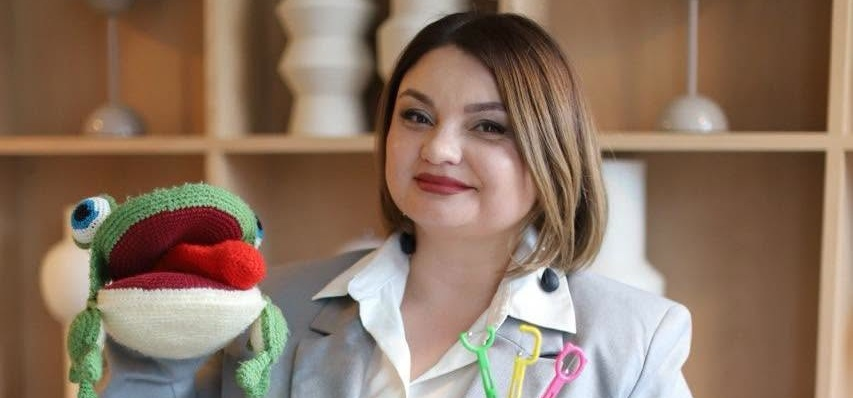 Despre dezvoltarea vorbirii, problemele de limbaj și momentul în care părinții ar trebui să ceară ajutor.

