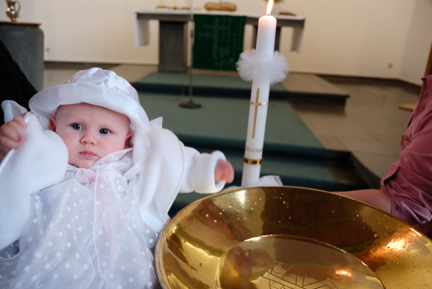 Tradiții și obiceiuri de botez în Moldova