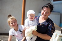 Mamele cu mulți copii în dificultate susținute de Medpark